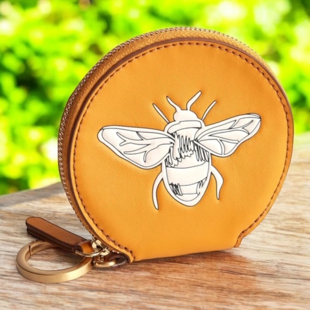 NEW Vera Bradley Round Yellow Coin Purse with Bee Design - Picture 1 of 4